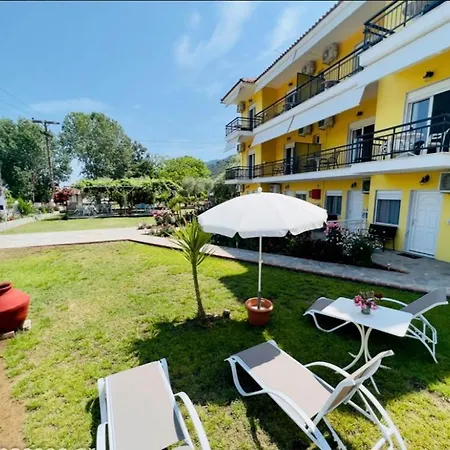 埃琳娜公寓 公寓 *