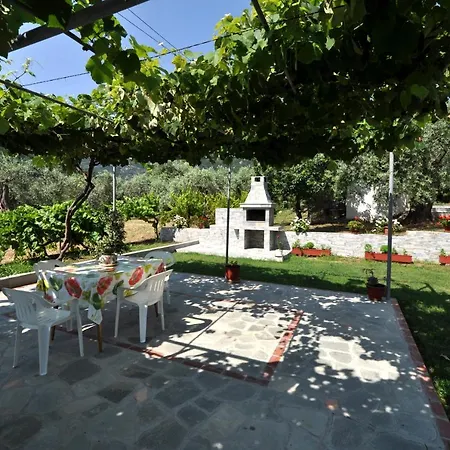 House Elena דירה