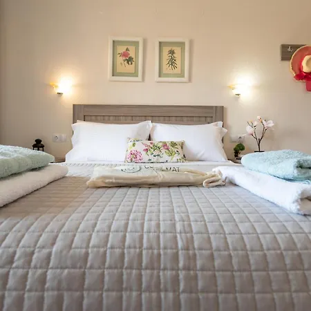 Apartament House Elena Koinira