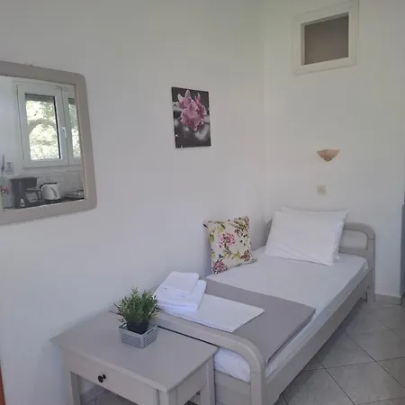 House Elena * קואינירה