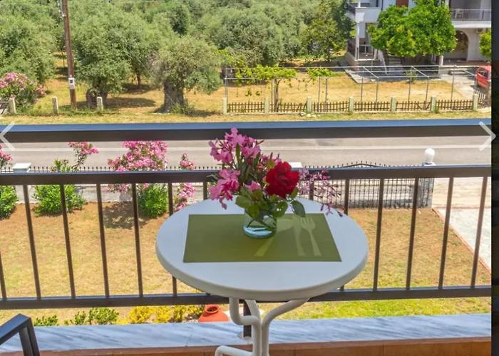 House Elena 아파트